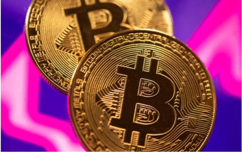 Tóm tắt thị trường: Bitcoin và cổ phiếu giảm nhanh sau bình luận của Fed; DOGE cuộc biểu tình