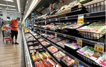 Cuộc khảo sát cho thấy 87% người Mỹ đang căng thẳng về lạm phát và chi phí tăng của hàng hóa hàng ngày